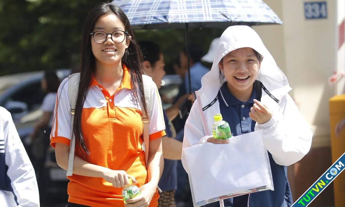 Lời giải đề Toán vòng 2 thi lớp 10 chuyên Khoa học Tự nhiên-1.webp