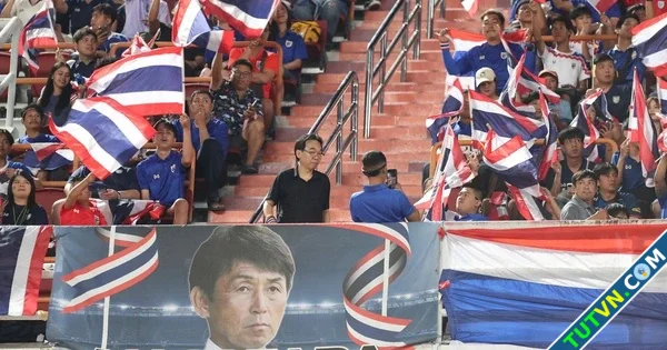 Madam Pang không sa thải HLV Ishii dù thua Việt Nam Indonesia mời thêm Louis van Gaal-1.webp