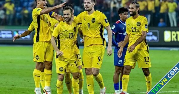 Malaysia gọi tới 14 hậu vệ để không thua đội tuyển Việt Nam Công Phượng gặp khó-1.webp