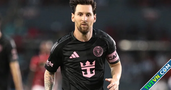 Messi bị võ sĩ quyền anh thách đấu vệ sĩ riêng muốn thay anh thượng đài-1.webp