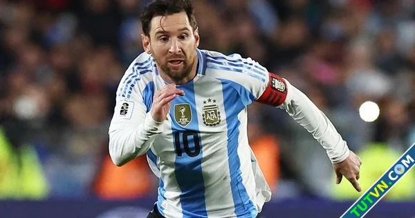 Messi đá chính nhưng Argentina vẫn hòa Colombia ngay sân nhà Brazil lấy vé đến World Cup 2026-1.webp