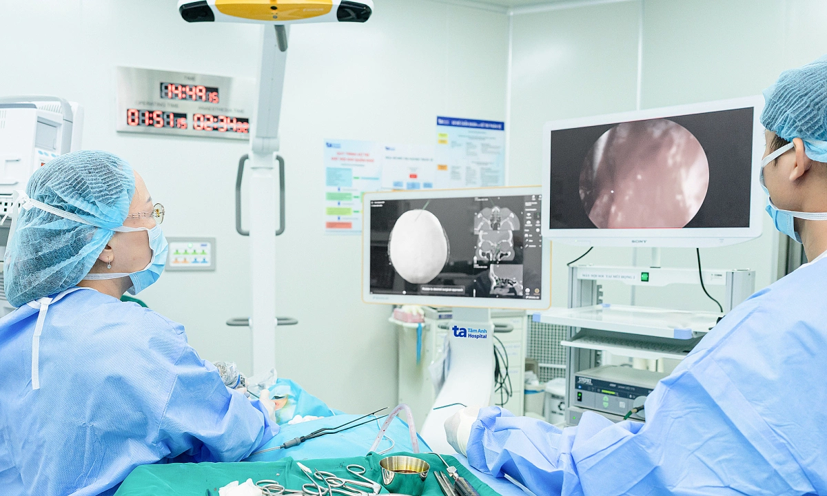 Mổ xoang trí tuệ nhân tạo khác nội soi thế nào-1.webp