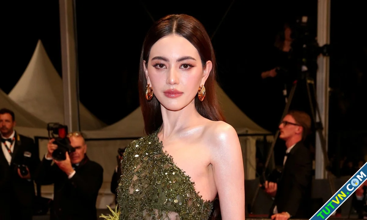 Mỹ nhân Tình người duyên ma diện xuyên thấu ở Cannes-1.webp