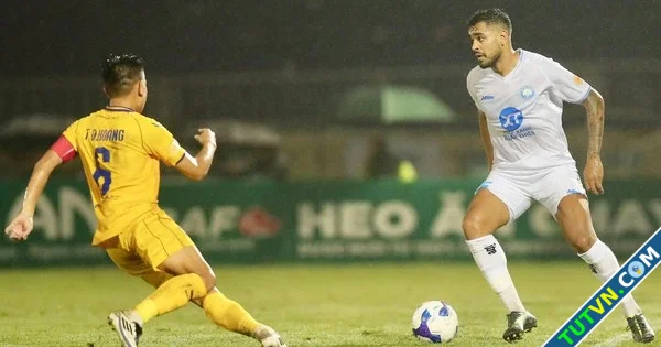Nam Định tiến sát chức vô địch VLeague sau chiến thắng nghẹt thở SLNA càng lâm nguy-1.webp