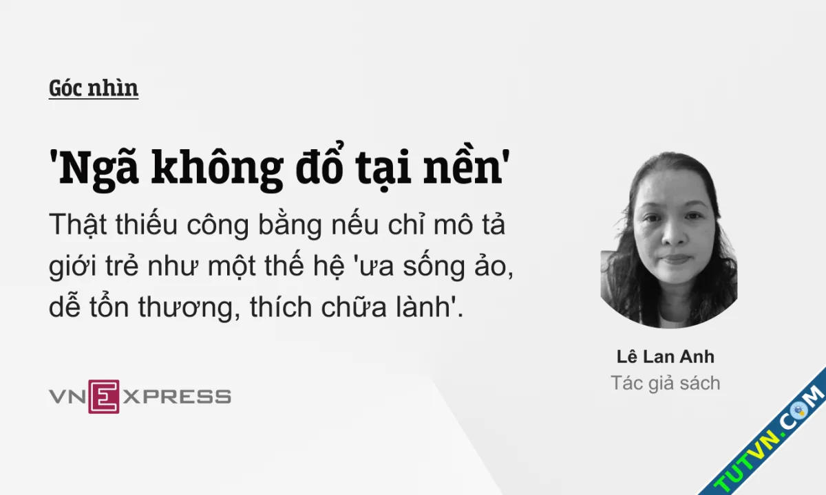 Ngã không đổ tại nền-1.webp
