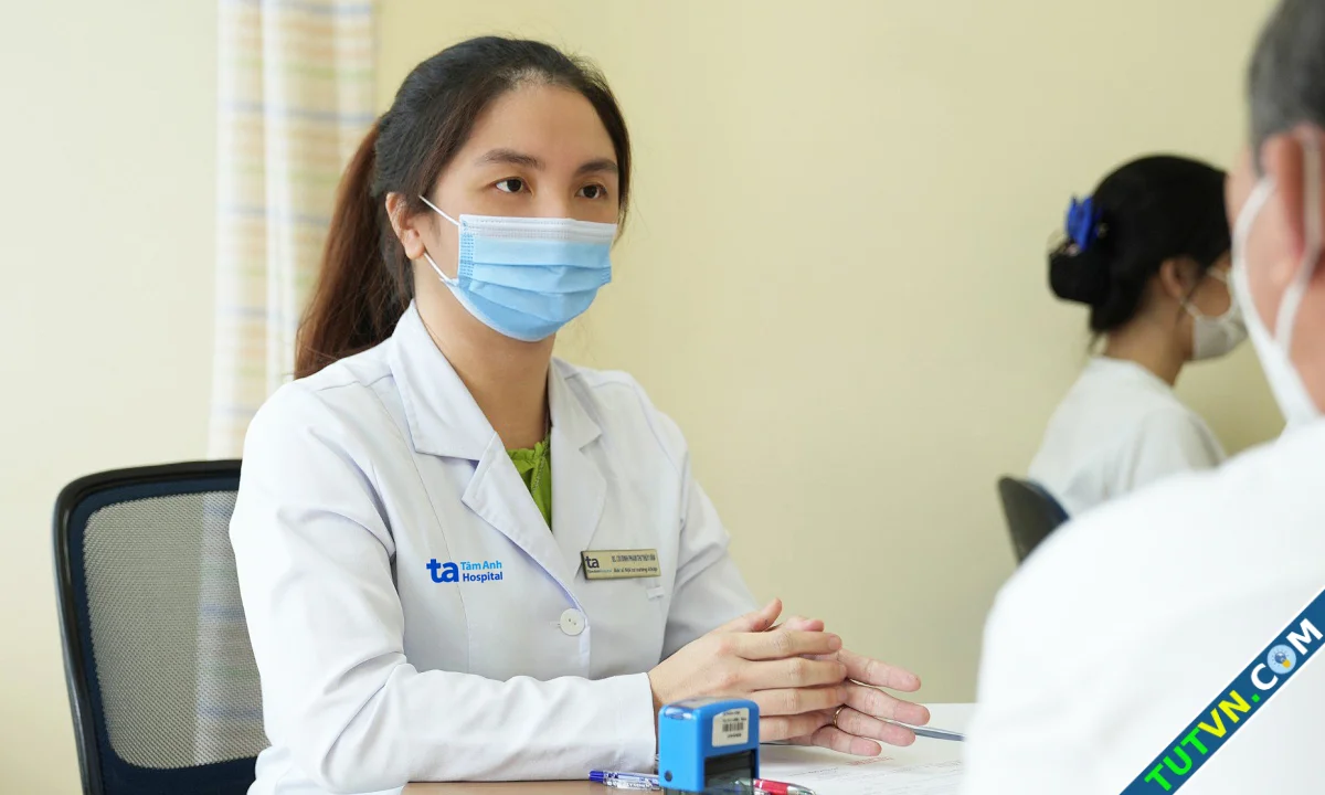 Ngồi nhiều ảnh hưởng xương khớp như thế nào-1.webp