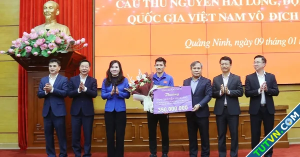 Nhà vô địch AFF Cup Hai Long được thưởng lớn khi trở về quê hương Quảng Ninh-1.webp