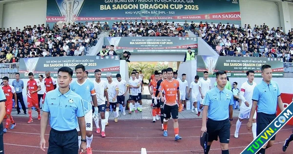 Nhiều bất ngờ tại giải bóng đá 7 người vô địch quốc gia cầu thủ nhận lót tay như VLeague-1.webp