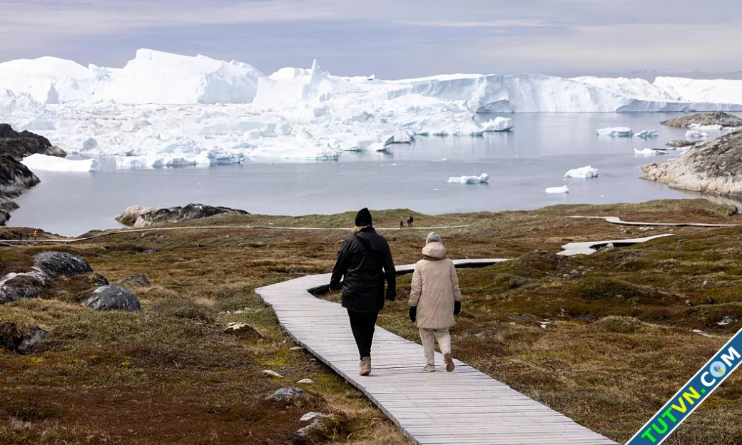 Những trải nghiệm du lịch ở đảo chìm trong bóng tối Greenland-1.webp