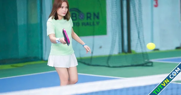 Nữ doanh nhân Madam Truyền bén duyên môn thể thao 039hot039 pickleball-1.webp