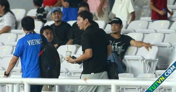 Ông Kim Sangsik quyết đoán U23 Việt Nam tạo lợi thế lớn trước Indonesia ở chung kết-1.webp