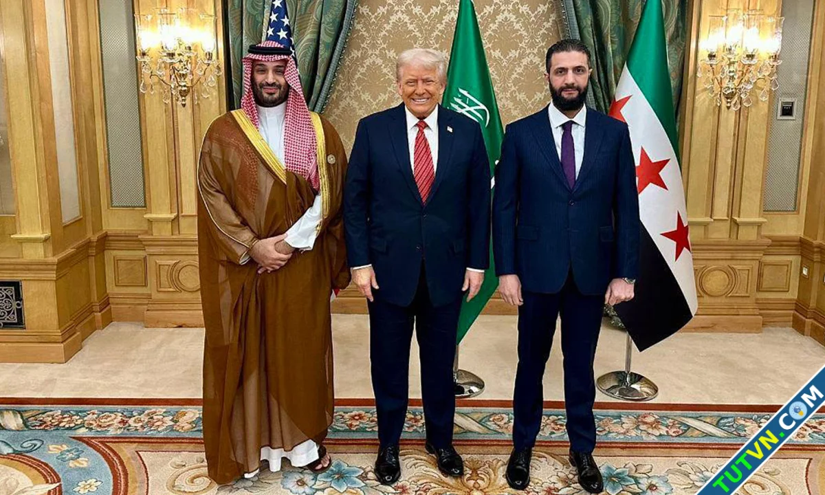 Ông Trump lần đầu gặp Tổng thống lâm thời Syria-1.webp