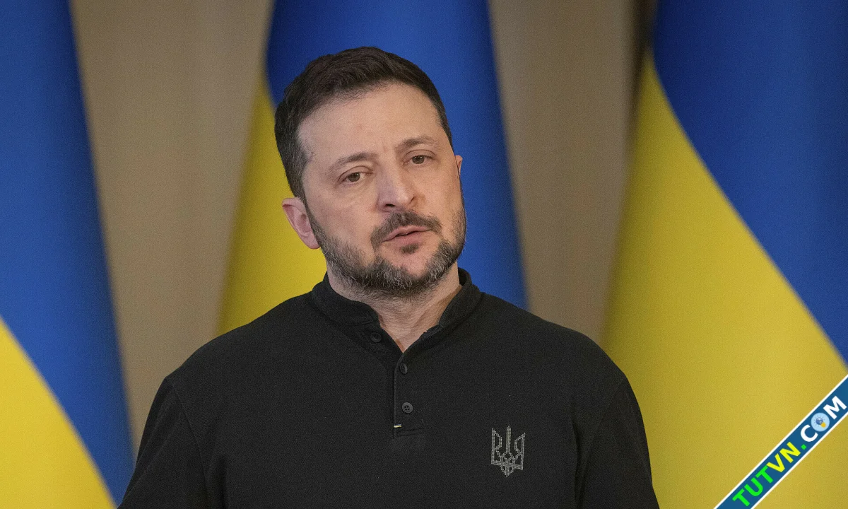 Ông Zelensky bác tin hàng nghìn lính Ukraine bị vây ở Kursk-1.webp