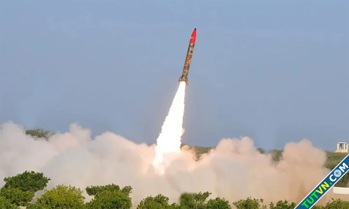 Pakistan liên tiếp phóng thử tên lửa giữa căng thẳng với Ấn Độ-1.webp