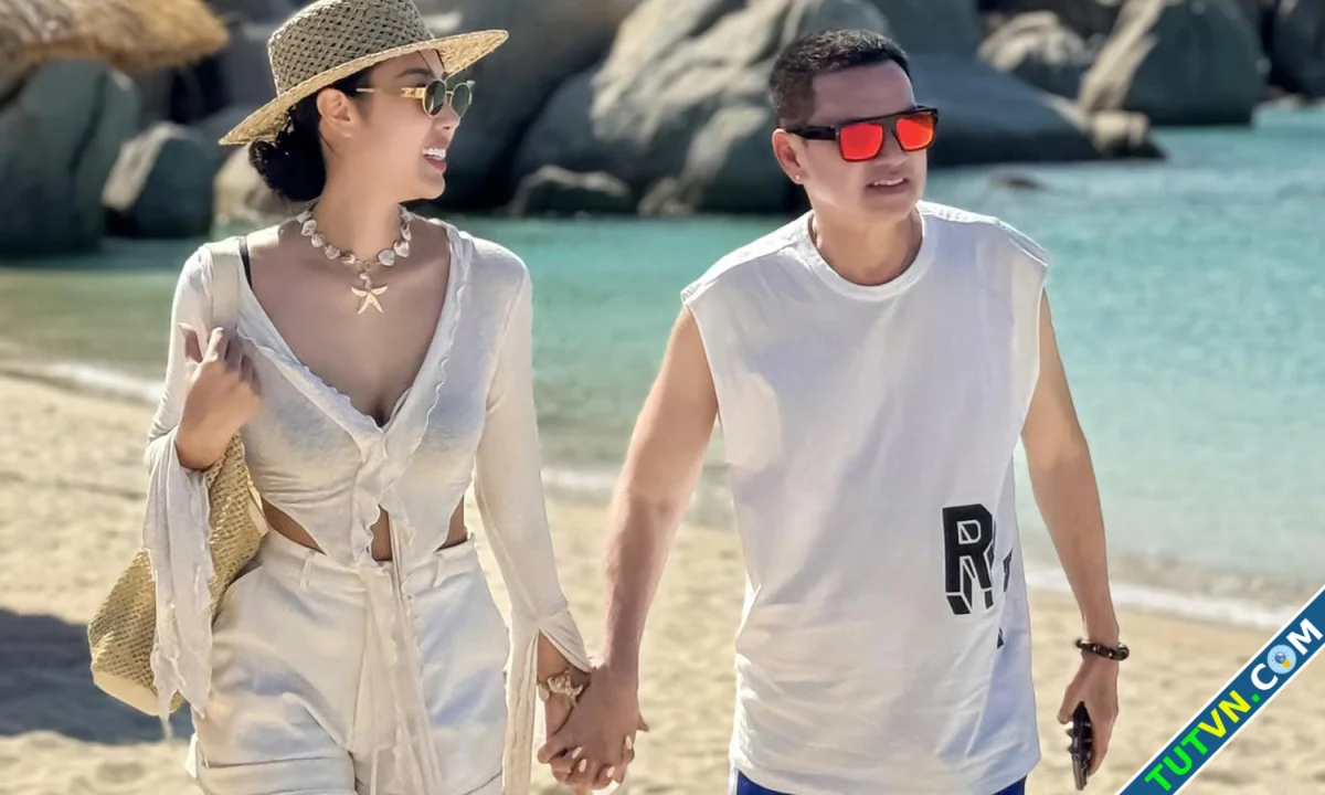 Phong cách đồng điệu của Quang Minh và bạn gái-1.webp