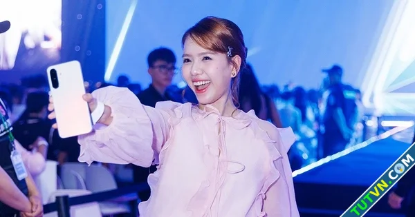 Phong cách và công nghệ thời thượng cùng lên ngôi với Galaxy A56 5G Màu hồng mới-1.webp