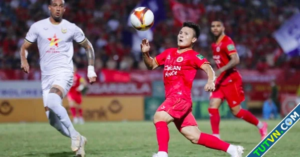 Quang Hải mà cứ hay thế này HLV Polking và Kim Sangsik vui lắm đây-1.webp