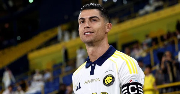 Ronaldo gây sốc muốn đưa Bruno Fernandes đến Al Nassr Hợp đồng bom tấn 200 triệu bảng-1.webp