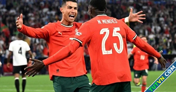 Ronaldo ghi bàn thắng lịch sử đưa Bồ Đào Nha vào chung kết UEFA Nations League-1.webp