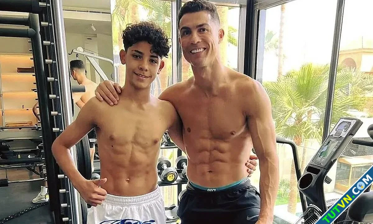 Ronaldo Tôi trẻ hơn 11 năm so với tuổi thật-1.webp