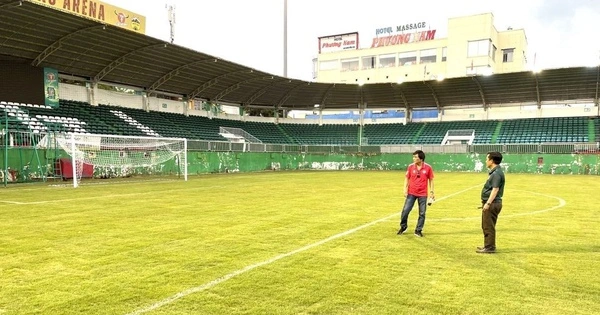 Sân Pleiku đẹp long lanh VPF khen nức nở HAGL khoe áo mới sẵn sàng chinh chiến VLeague-1.webp