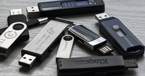 Tại sao USB đầy dữ liệu lại nhẹ hơn USB trống-1.webp
