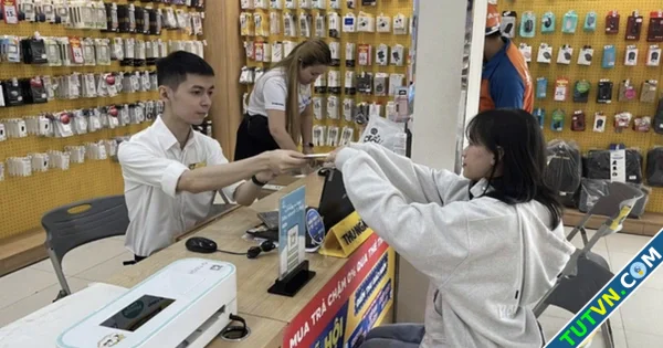 Thế Giới Di Động đẩy mạnh dịch vụ nạp rút chuyển tiền tại cửa hàng-1.webp