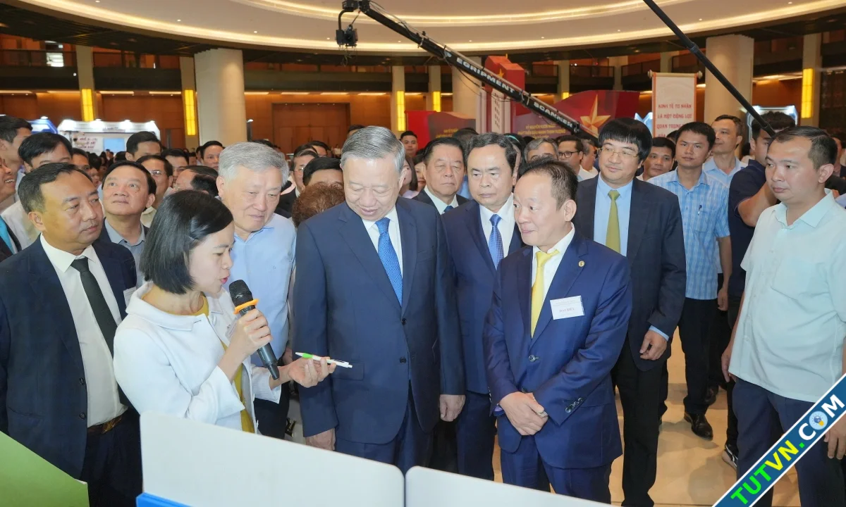 Thiên Long giới thiệu hành trình 45 năm tại hội nghị kinh tế tư nhân-1.webp