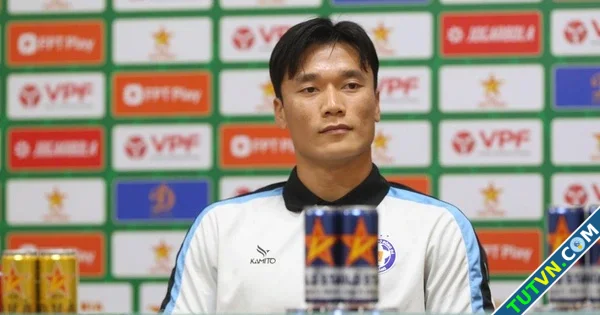 Thủ môn Bùi Tiến Dũng nói sốc Đà Nẵng không chăm chăm kèm Công Phượng sẵn sàng đá luân lưu-1.webp