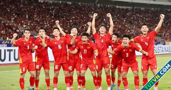 Thủ tướng Phạm Minh Chính chúc mừng kỳ tích lịch sử của U23 Việt Nam Chiến thắng đầy cảm xúc-1.webp
