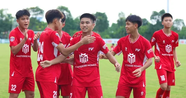Thua vòng bảng thắng chung kết U15 PVF bảo vệ thành công ngôi vương-1.webp