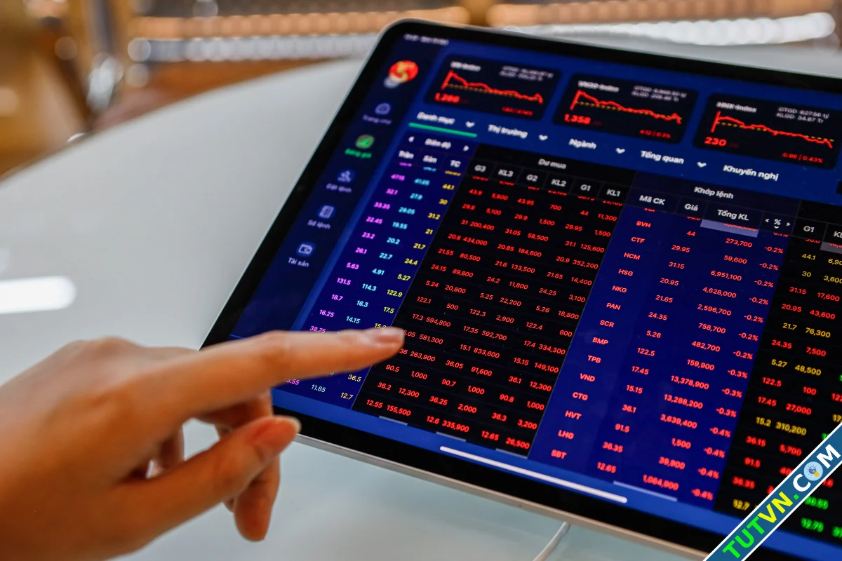 Tiền vào chứng khoán giảm mạnh-1.webp