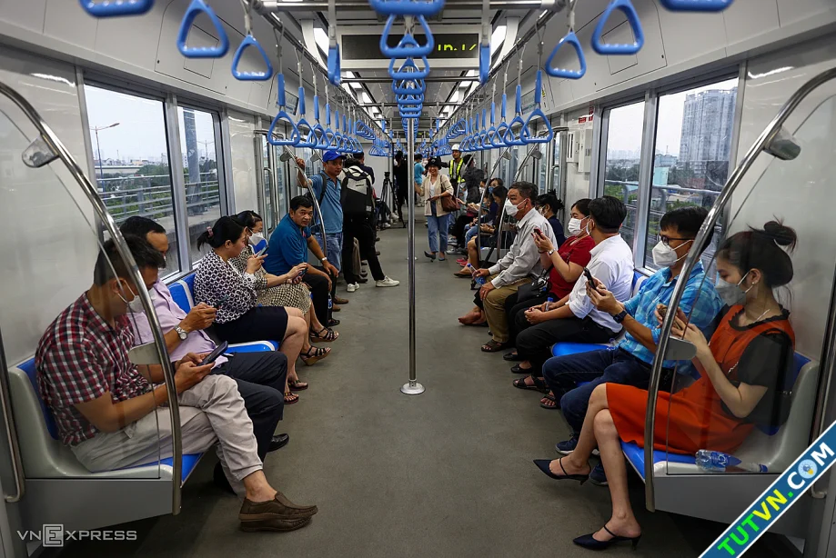 Tôi dậy đi làm lúc 5h30 vì sợ metro Bến Thành Suối Tiên quá tải-1.webp