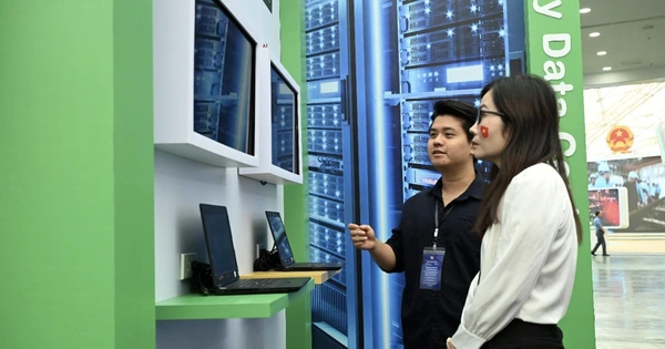 Trải nghiệm trung tâm dữ liệu container tại Triển lãm thành tựu đất nước 2025-1.webp