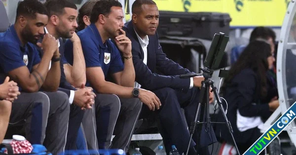 Trợ lý thân tín HLV Kluivert sắp chia tay Indonesia bỏ mục tiêu World Cup 2026-1.webp