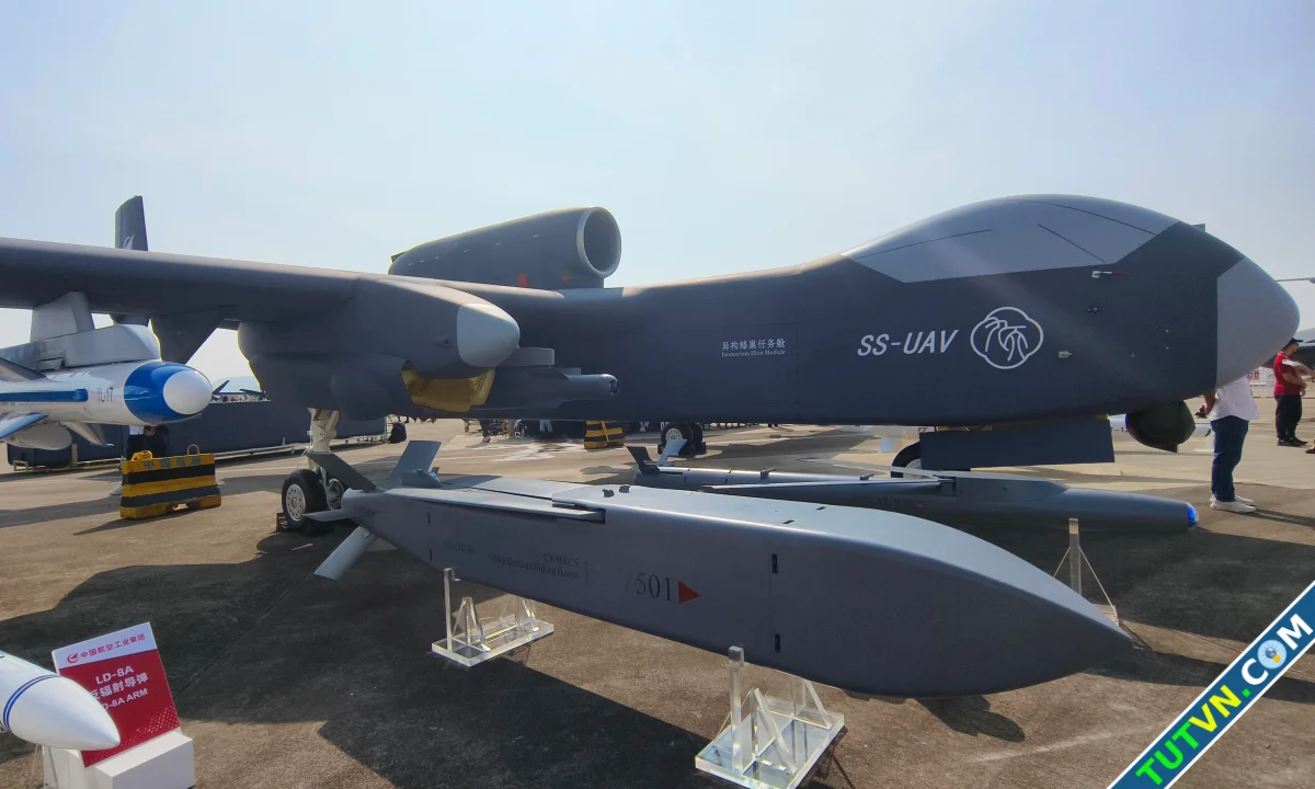 Trung Quốc sắp bay thử UAV mang được 100 drone con-1.webp