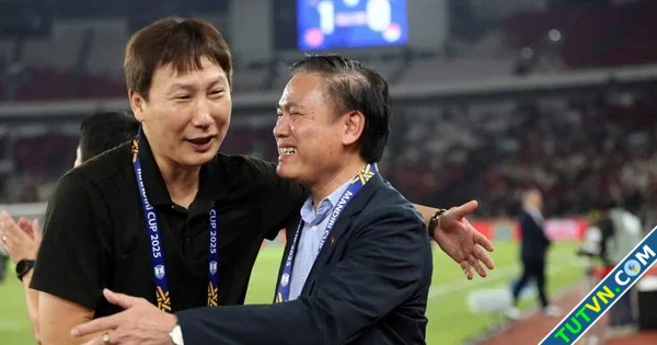 Trưởng đoàn Trần Anh Tú khen ngợi U23 Việt Nam rất thông minh tràn đầy năng lượng-1.webp