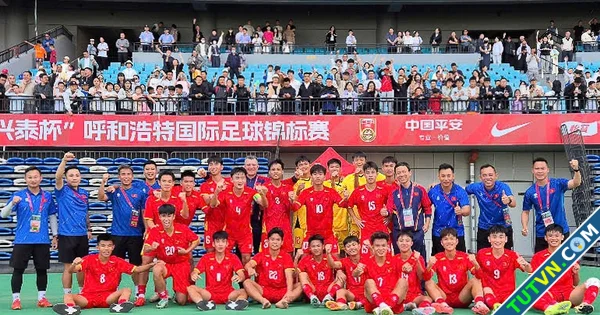 U16 Việt Nam lội ngược dòng thắng Ả Rập Xê Út HLV Roland nói lời gan ruột-1.webp