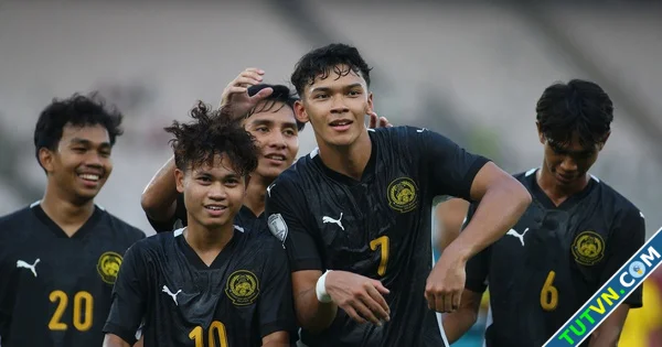 U23 Malaysia thắng cực đậm thắp lại hy vọng vào bán kết Đông Nam Á-1.webp