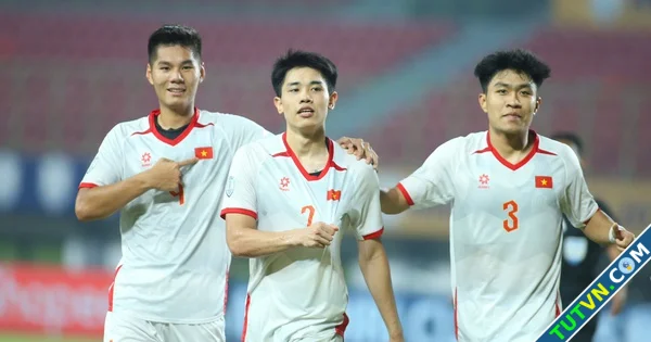 U23 Việt Nam 30 U23 Lào Văn Khang cực hay trung vệ Hiểu Minh xuất sắc lập cú đúp-1.webp