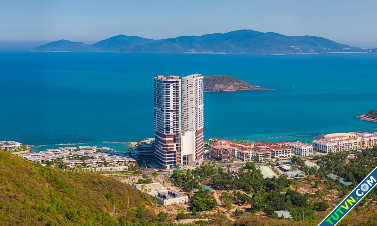 VnExpress Marathon Libera Nha Trang 2025 đặt expo trong khu đô thị biển-1.webp