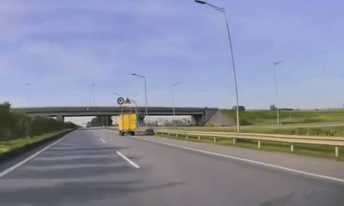 Xe tải đi lùi trên cao tốc-1.gif